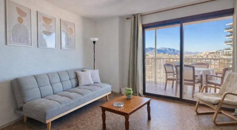 Rental apartment with patio & private pool in Gandia