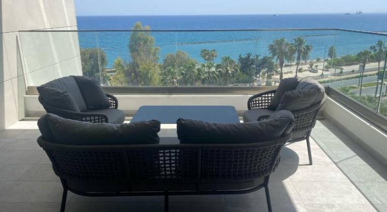 Apartment with pool in Limassol
