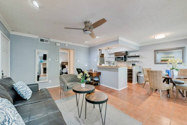 Family-oriented apartment with pool | Dogs allowed — photo 2