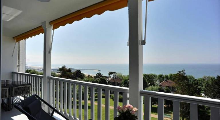 Rental apartment with terrace in Lisieux