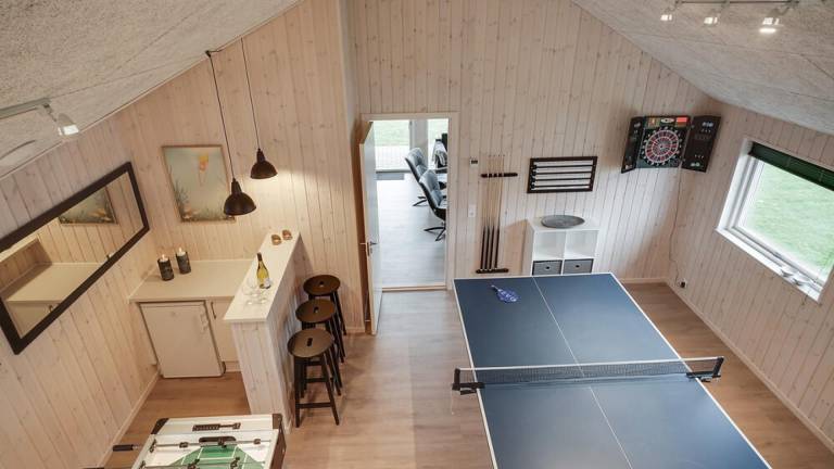 Family-oriented spacious house with sauna, hot tub & yard | Pets are welcome — photo 2