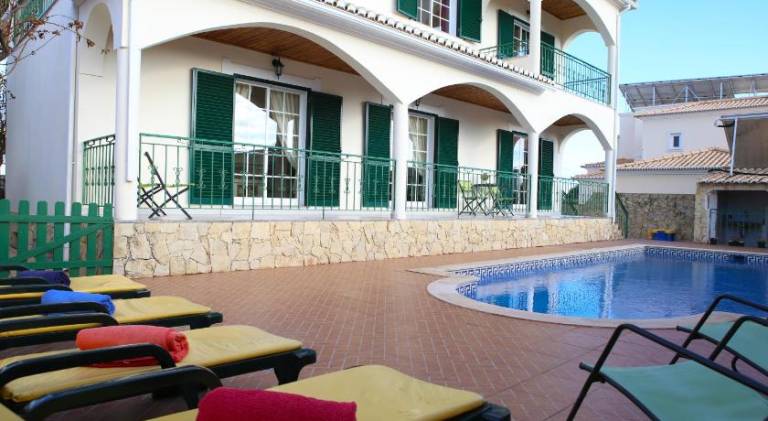 House with barbecue, terrace & private pool in Lagos