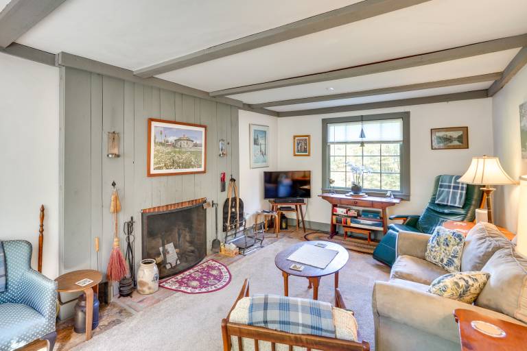Tranquil 3 BR Stockbridge House w/ Private Deck! — photo 4