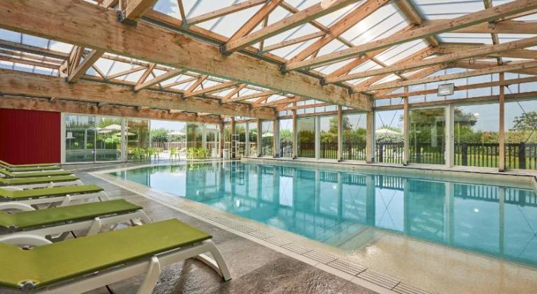 Lovely serviced apartment with terrace, pool & garden | Next to the beach | Pets are welcome — photo 3