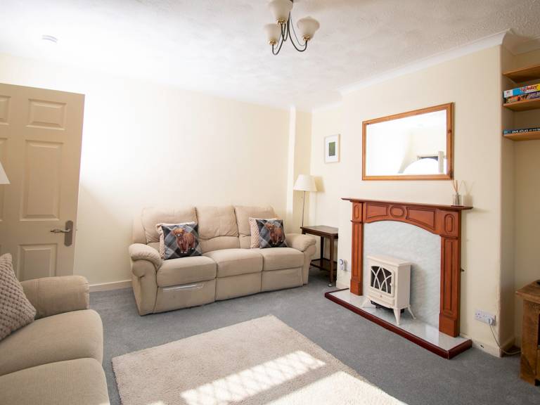Holiday apartment with fast internet & yard | City view — photo 5