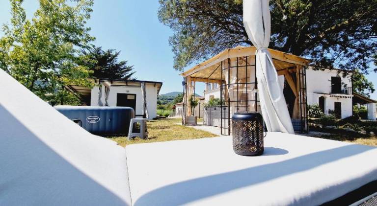 Country Chic Antico Casale - piscina idromassaggio lettini, solarium, cinema experience, wifi, parch — photo 3