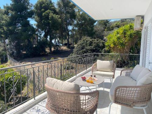 Holiday apartment with patio, barbeque & yard — photo 5