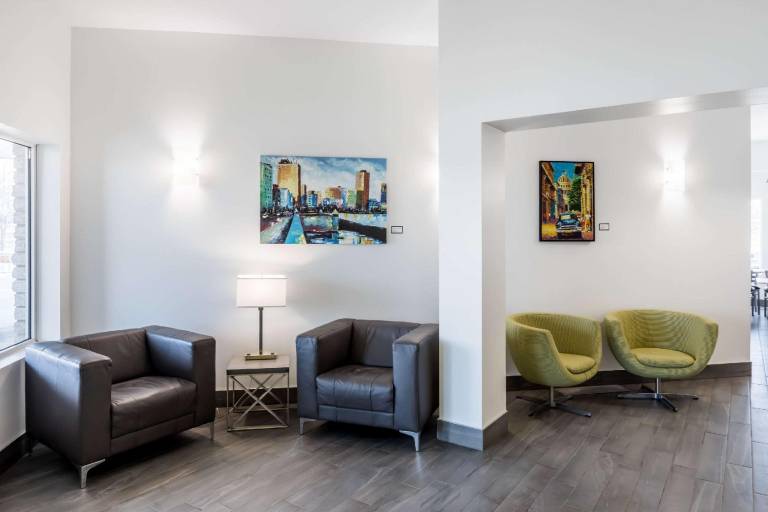 Super 8 By Wyndham Winnipeg West — photo 3