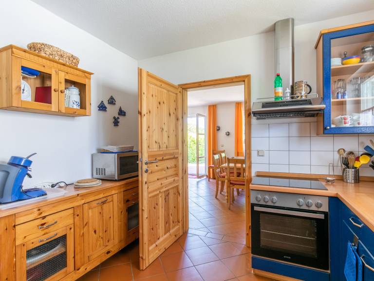 Family-oriented nice vacation home with yard, BBQ & terrace | Dogs allowed — photo 3