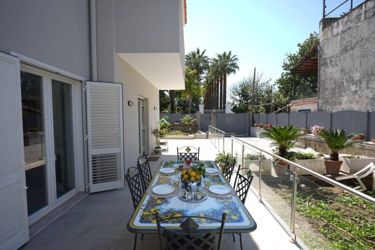 Fully equipped rental apartment with patio, garden & fast internet | Garden view | Dogs allowed in Sorrento