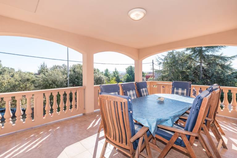 Fully equipped vacation home with grill, private pool & terrace | Pets allowed — photo 4