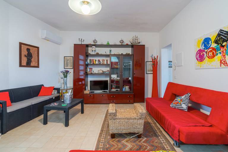 Villa Rosa with Sea Access, Hot Tub and Air Conditioning, Pet-Friendly — photo 5