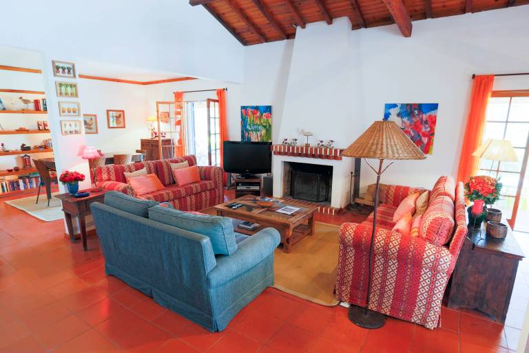 Villa with private pool, yard & fast internet | Garden view — photo 4