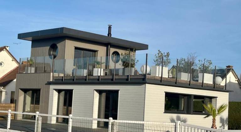 Villa with 2 rooms for 6 persons in Caen