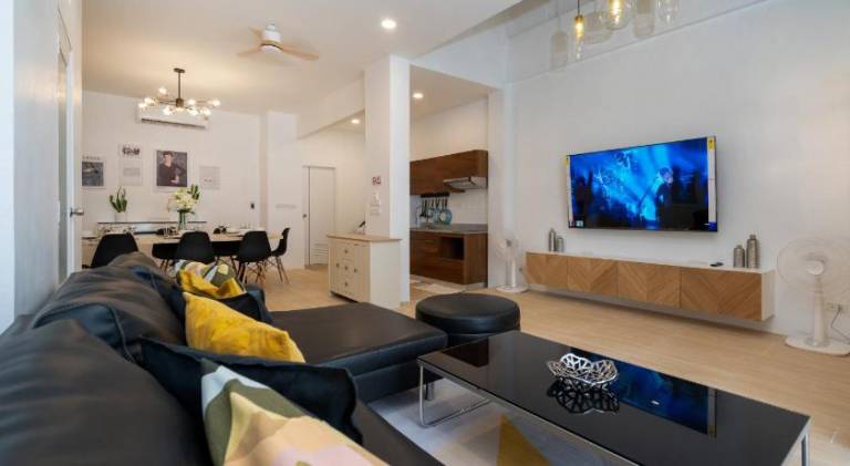 House with patio | Perfect for remote work — photo 2