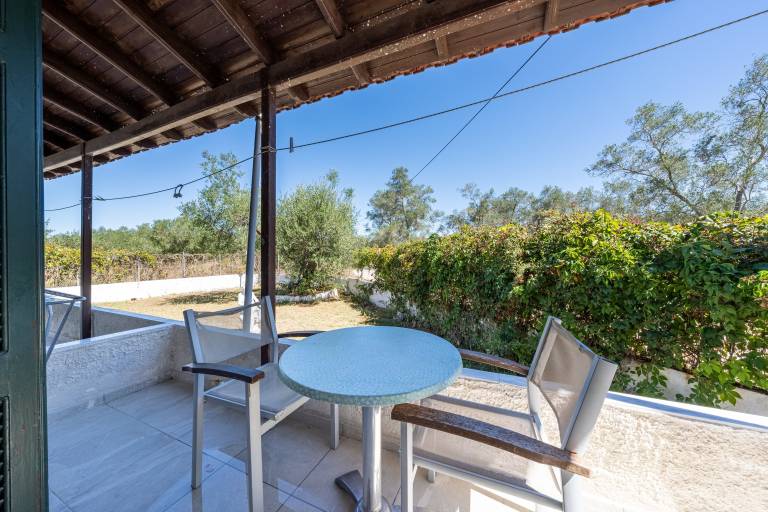Family-oriented wonderful studio with pool & yard | Garden view | Good for workation | Dogs allowed — photo 4