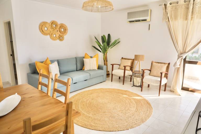 Fully equipped holiday apartment with private pool, patio & garden | Next to the beach | Pet-friendly — photo 2