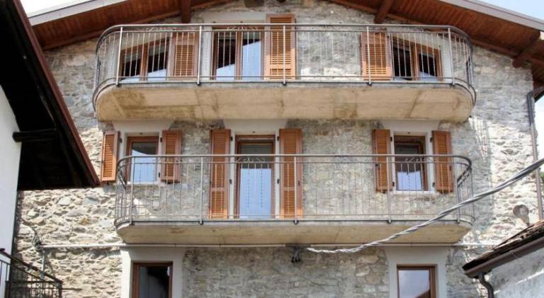 Apartment with patio & garden in Gravedona