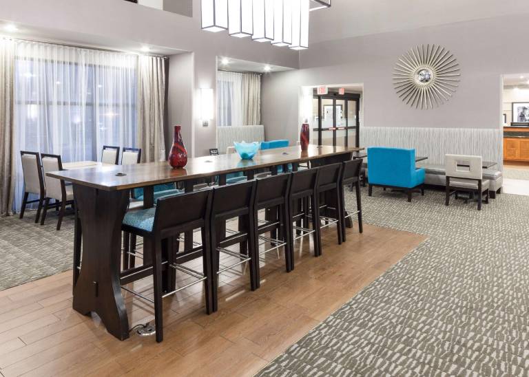 Hampton Inn & Suites Cedar Rapids - North — photo 2