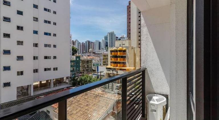 Rental apartment with terrace & pool — photo 4