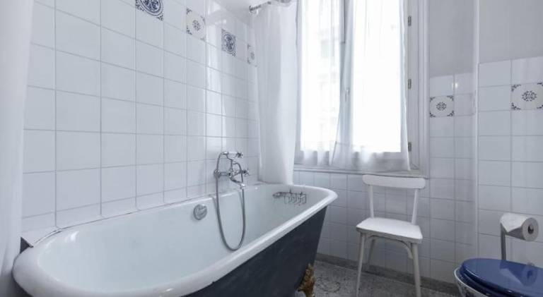 Family-oriented serviced apartment with terrace & garden | Close to Castle Hill | Dogs allowed — photo 4