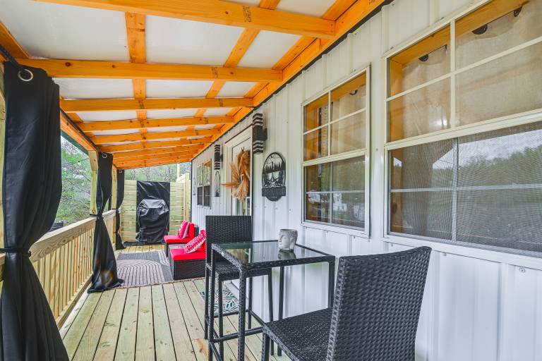 Hot Tub, Fire Pit: Lake-View Catlettsburg Getaway! — photo 4