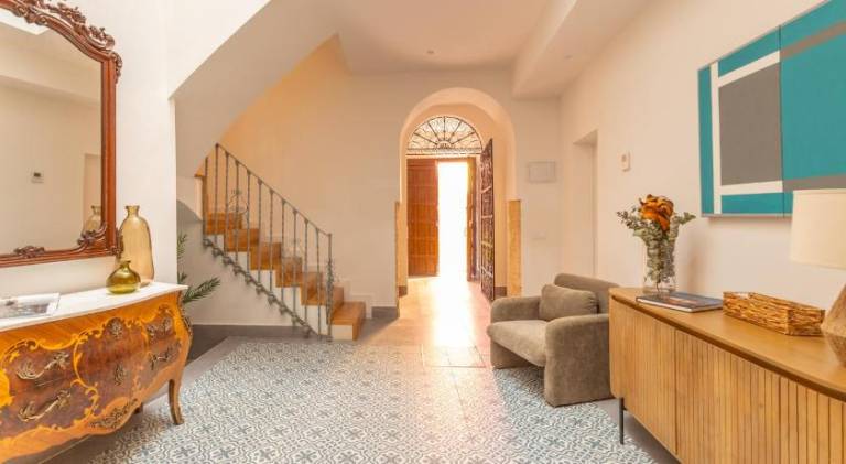 Spacious vacation home with terrace | Close to Seville Cathedral | Pets allowed — photo 4