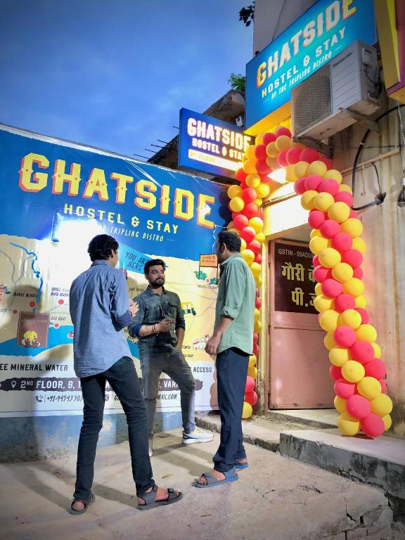 Ghatside Hostel & Stay in Tola