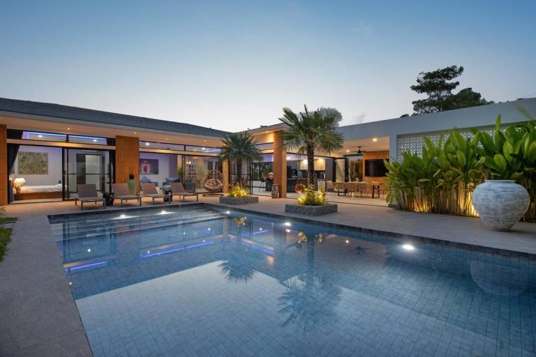 Nai Harn Beach Houses in Karon