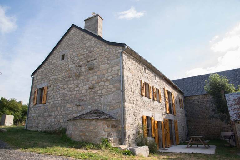 Gite with patio — photo 2