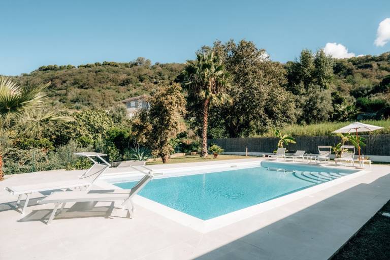 Villa with yard & terrace | Sea view — photo 5
