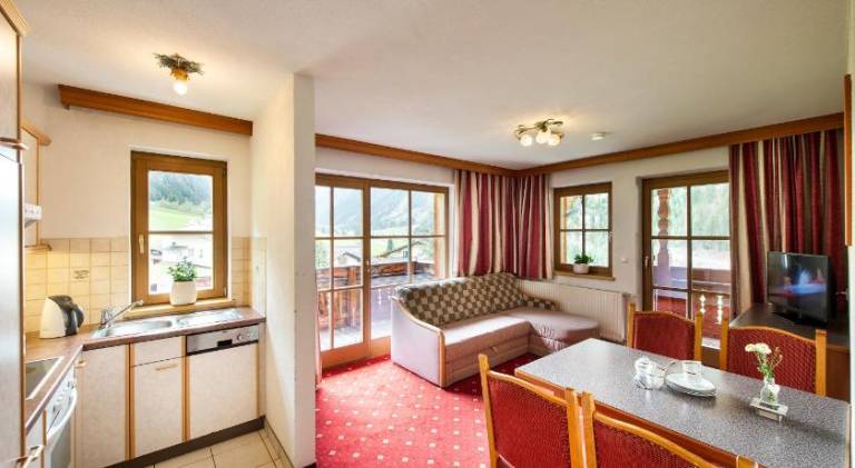 Nice serviced apartment with sauna & yard | Pet-friendly — photo 2
