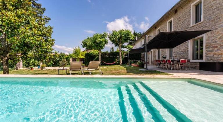 Villa with sauna, terrace & private pool in Dardilly