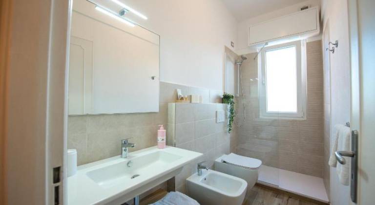 Family-friendly charming holiday apartment with terrace, garden & grill | Next to the beach | Pet-friendly — photo 2