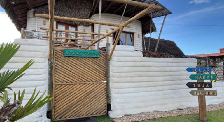 Beautiful house with yard, patio & hot tub | Pets allowed in Santo Amaro do Maranhão
