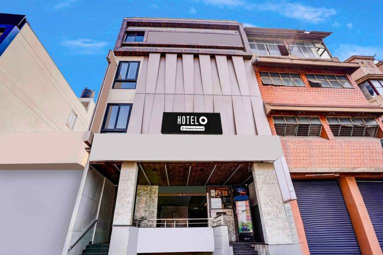 Hotel O Metro Park Opposite Kalasipalya Bus stand