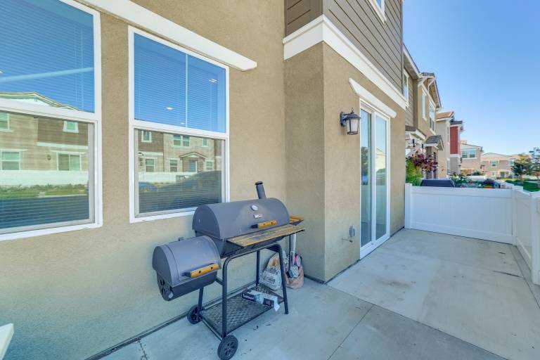 Family Getaway w/ Pool, 8 Mi to Lake Elsinore! — photo 5