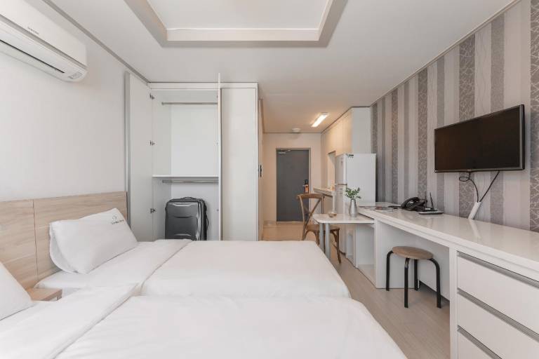 Stay Well Hotel
