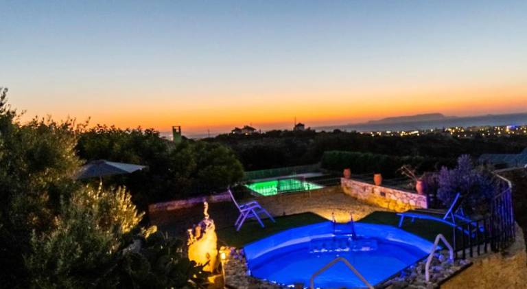 Villa with private pool, grill & terrace in Hersonissos