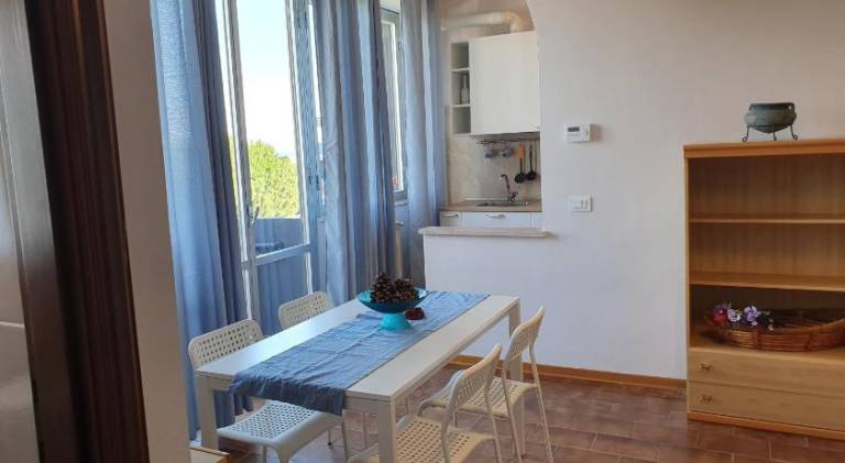 Apartment with patio — photo 3