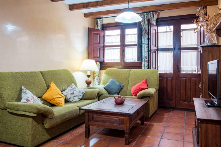 Vacation home with patio, garden & fast internet | Mountain view in Salamanca