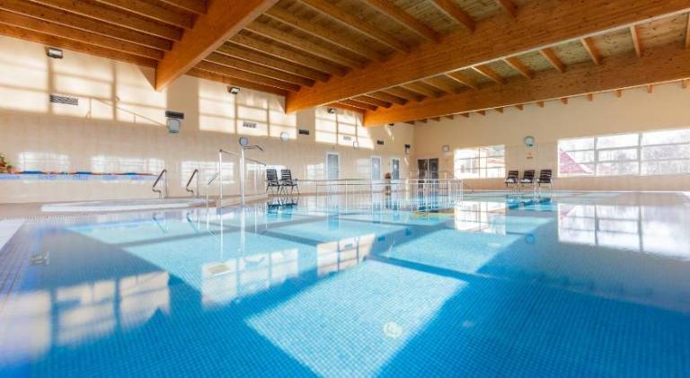 Serviced apartment with pool, grill & hot tub in Darlowo