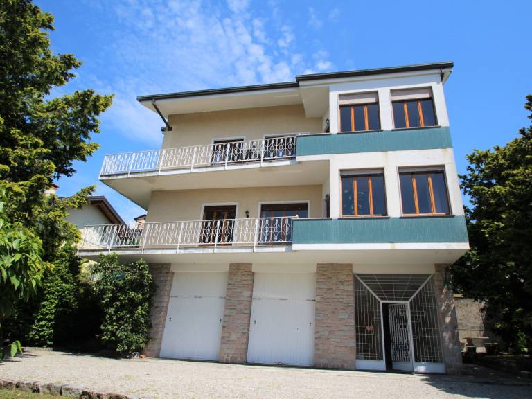Fully equipped spacious vacation home with garden | Lake view | Pets are welcome — photo 2