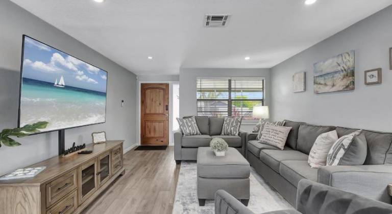 House with pool | Perfect for remote work | Pets allowed — photo 2