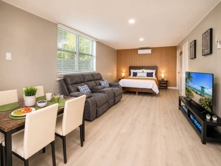 Modern Studio Private Parking Near Beach