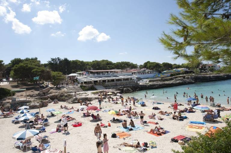 Aparthotel Cala Blanca
