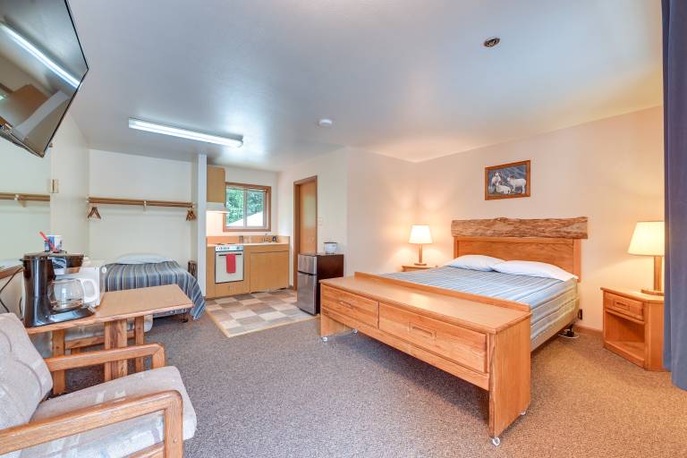 Angler's Dream! Mtn-View Unit Steps to Kenai River in Kenai, AK