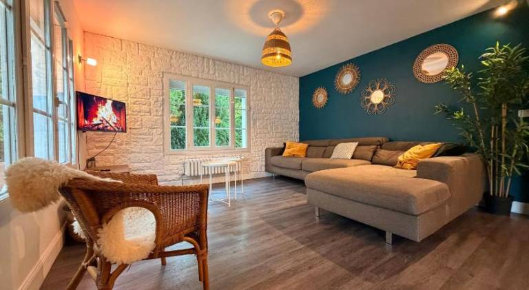 Vacation home with 4 rooms for 15 persons in Torcy