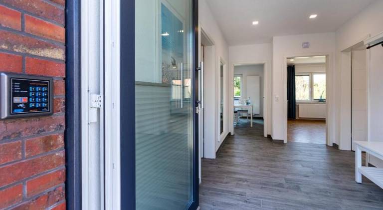 Rental apartment with terrace, yard & grill — photo 3