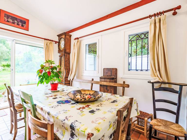 Fully equipped beautiful house with barbeque, terrace & garden | Mountain view | Dogs allowed — photo 4